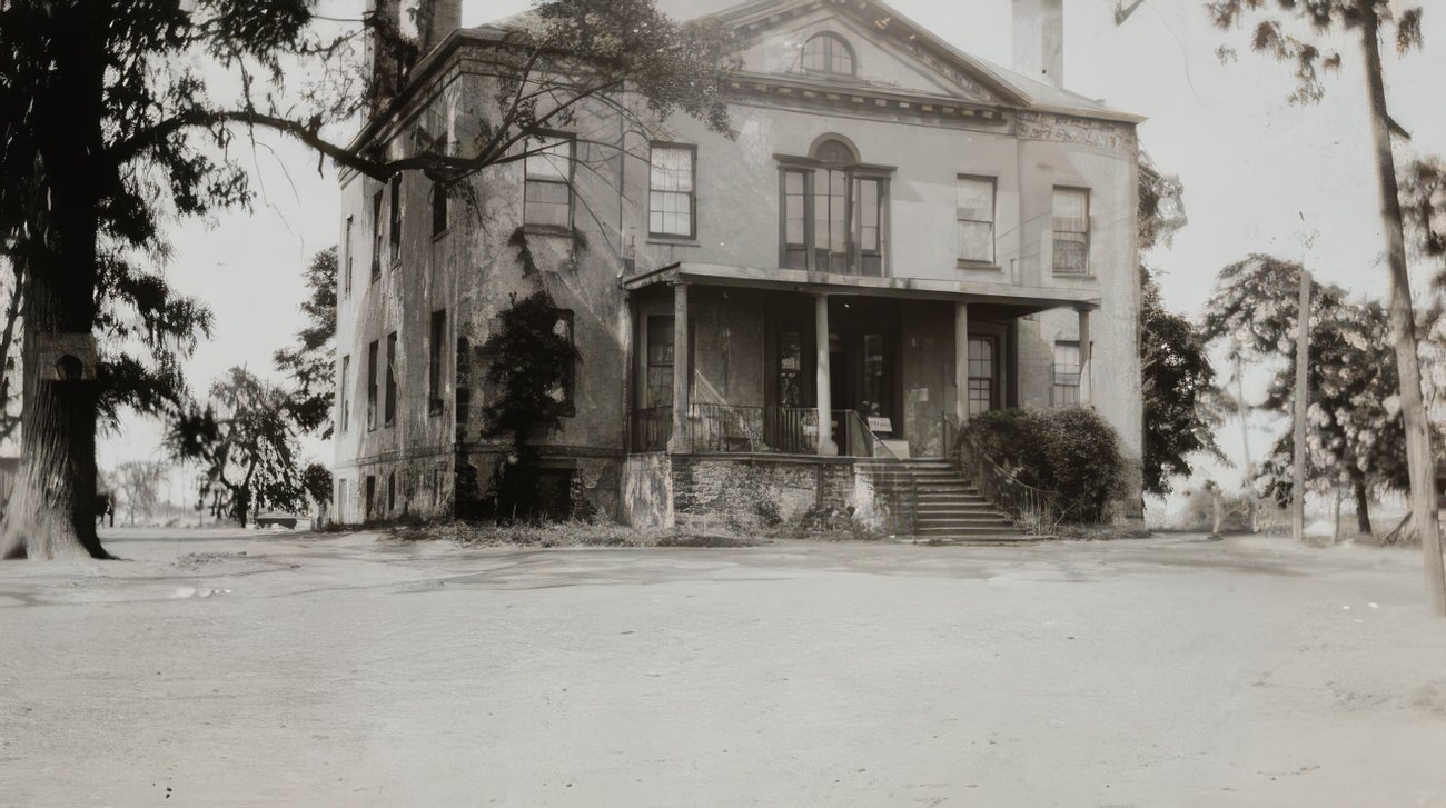 Monnot House, June 17, 1923.