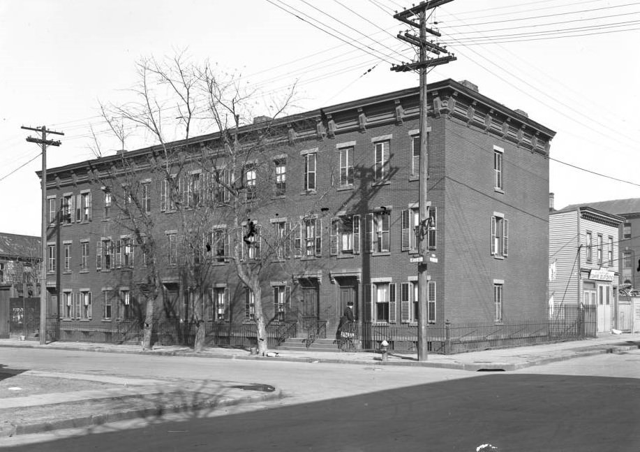 Townhouses At College Avenue And E. 144Th Street, Bronx, 1920S