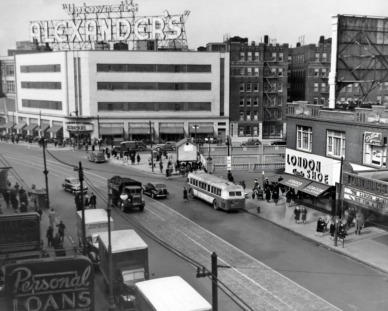 Alexander'S Department Store At The Shopping Center Junction Of Fordham Road In The Bronx, 1940S.
