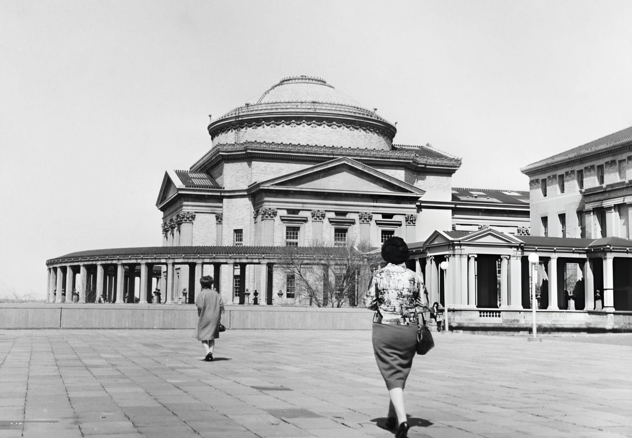The Gould Memorial Library At Bronx Community College, Featuring The Hall Of Fame For Great Americans, Is Designed By Stanford White, Circa 1970.