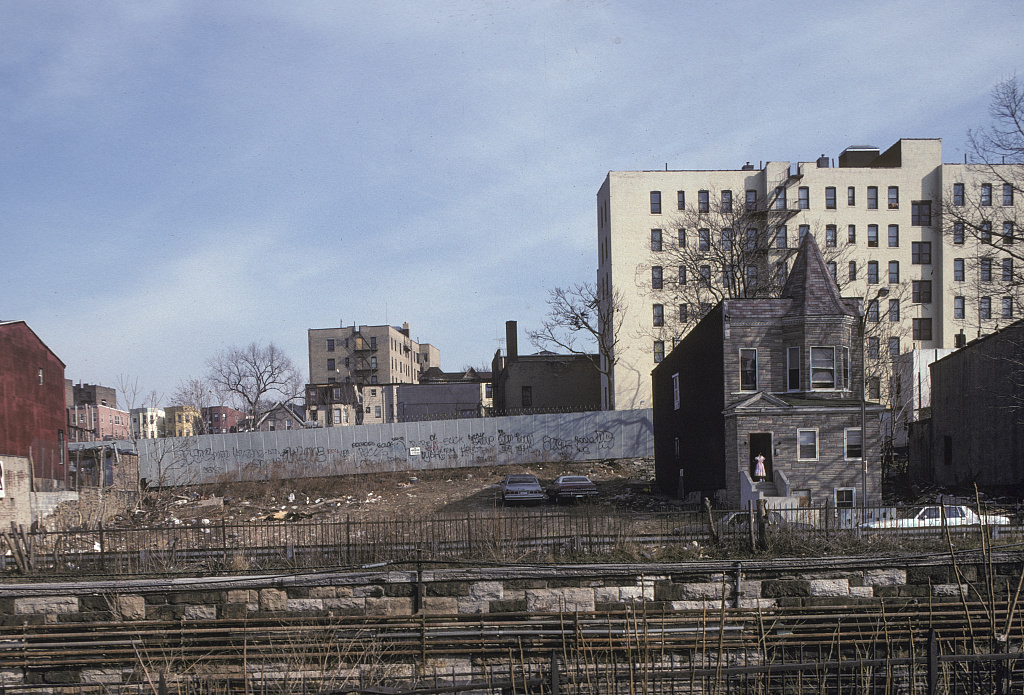 4398 Park Ave., S. Bronx, 1990