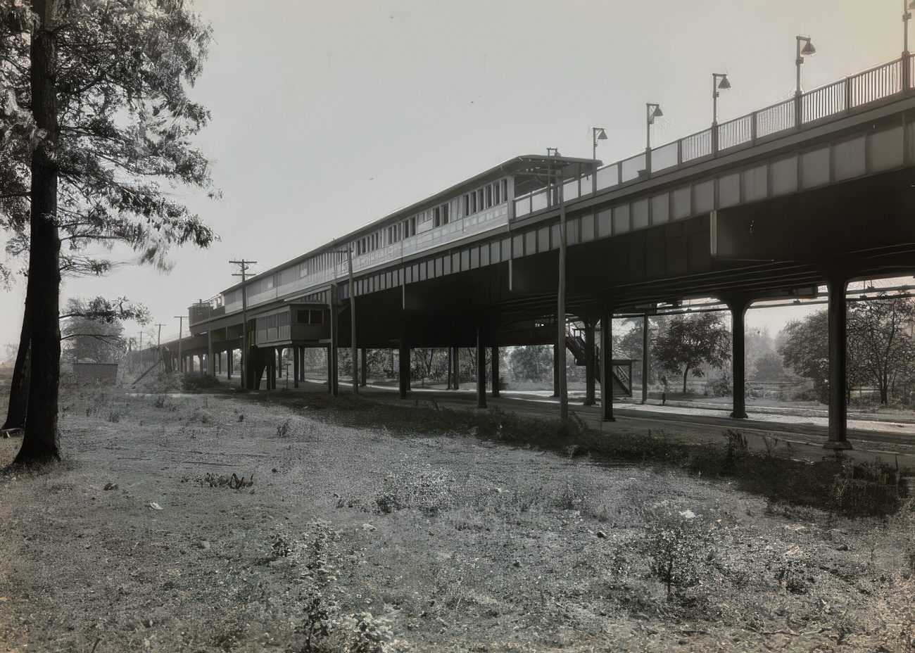 Allerton Avenue Station, Circa 1915.