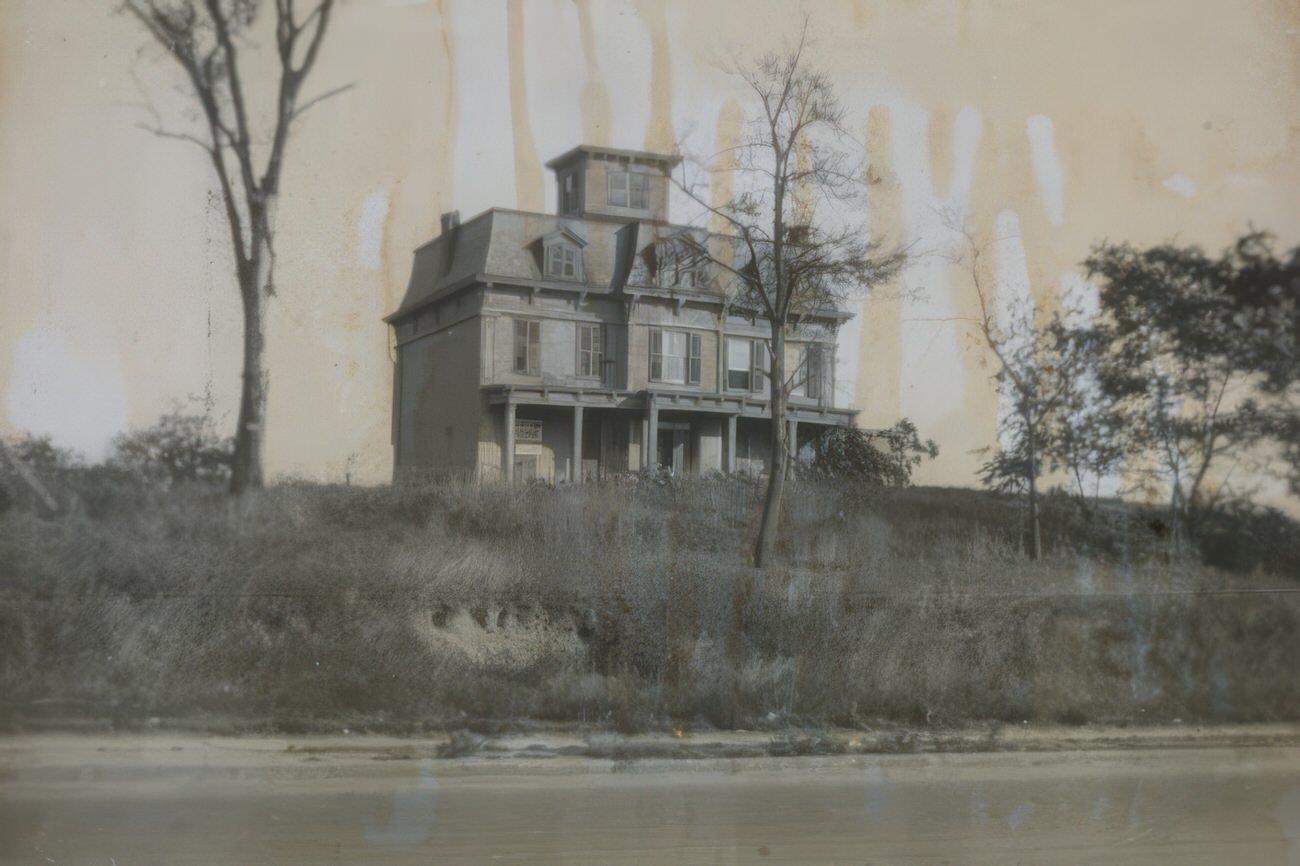 Hunt Mansion, Circa 1910.