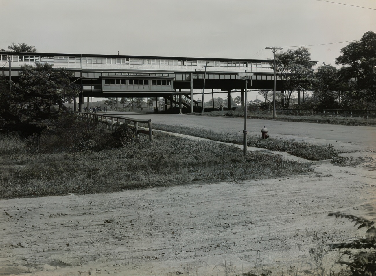 The Train Station At Allerton Ave. And Olinville Ave. In Williamsbridge, Bronx, Circa 1915.