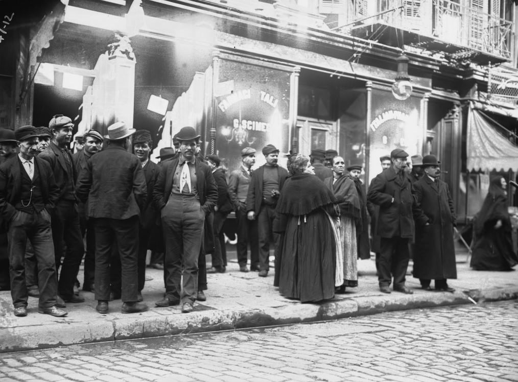 Crowd Before The Failed Bank Of Pati &Amp;Amp; Son, Elizabeth St., New York, 1908.