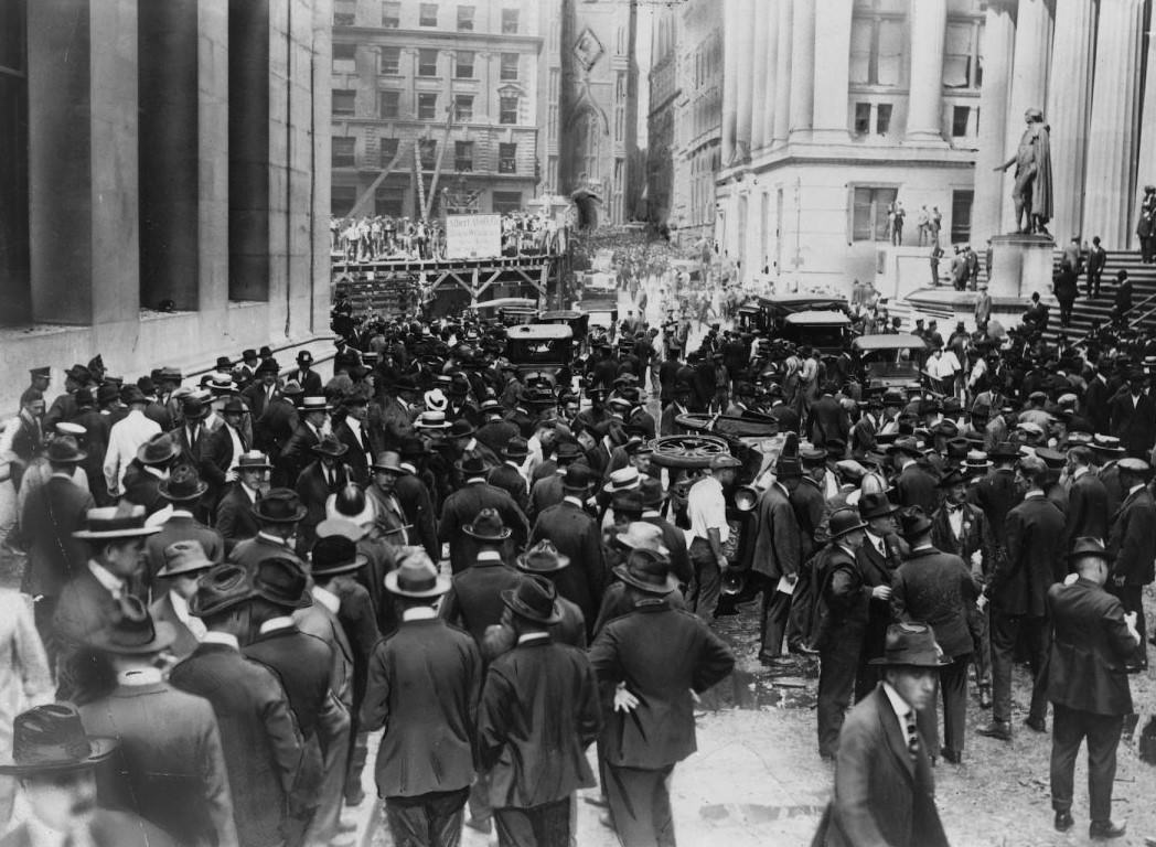 A View Of The Great Crowd At The Scene Of The Explosion In Front Of J.p. Mor[Gan &Amp;Amp; Co.] Office At Broad And Wall Sts, New York City, 1920.