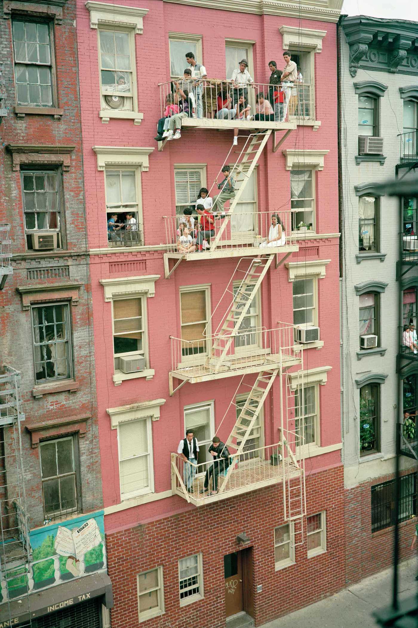 The Streets of New York City’s Lower East Side in the 1980s through the ...