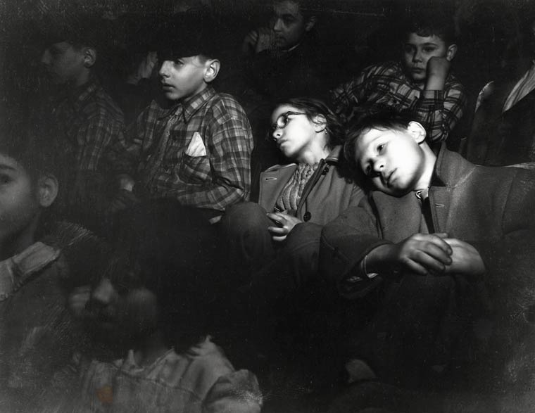 Lights Out, Camera On: Spectacular Vintage Photos Of New Yorkers At The Movie Theaters, 1943