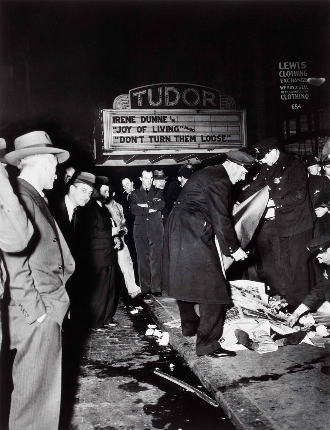 The Raw Beauty And Pain Of New York City From 1930S-1950S Through The Lens Of Weegee