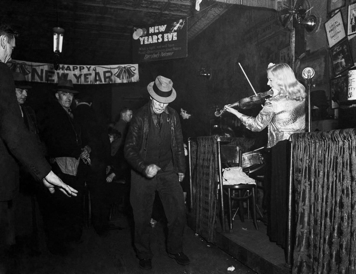 Sammy'S Bowery Follies: Nyc'S Nightclub Where Celebrities Mingled With The Down-And-Out
