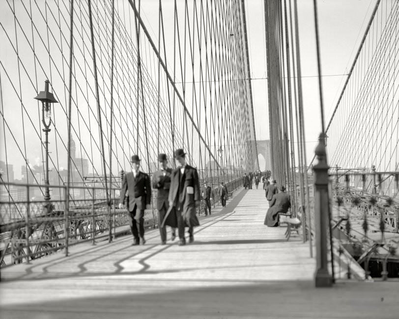 River Crossing, 1907. Brooklyn Bridge, East River, New York.