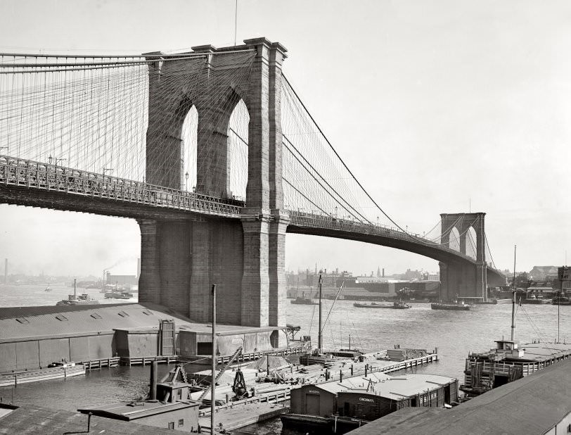 Brooklyn Bridge, 1900.