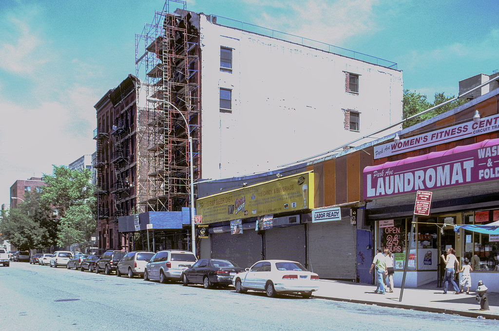 Park Ave. Laundromat And Ruins In Harlem, 1970S