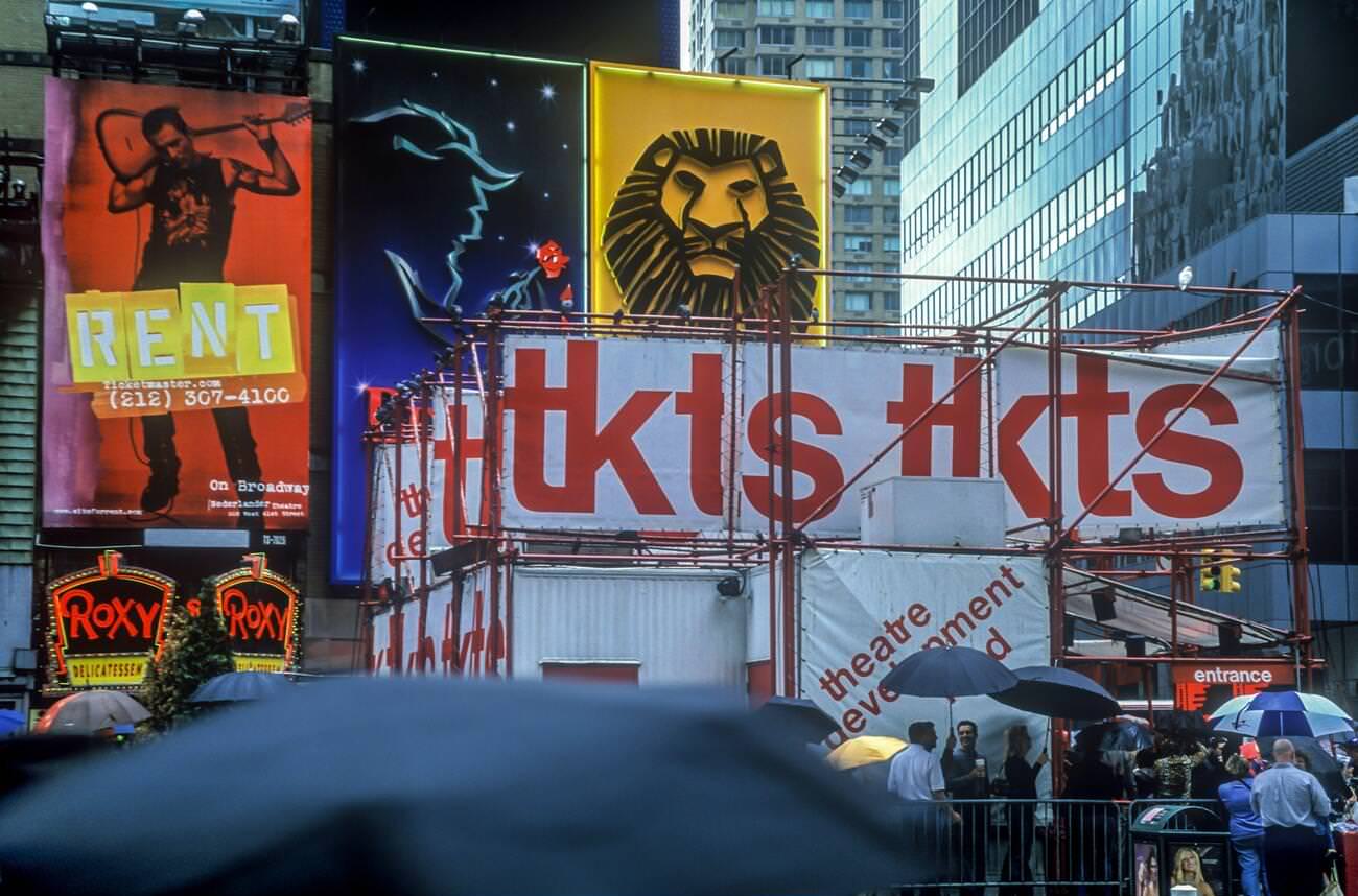 Tkts Theater Ticket Booth Times Square Manhattan, 2000S.