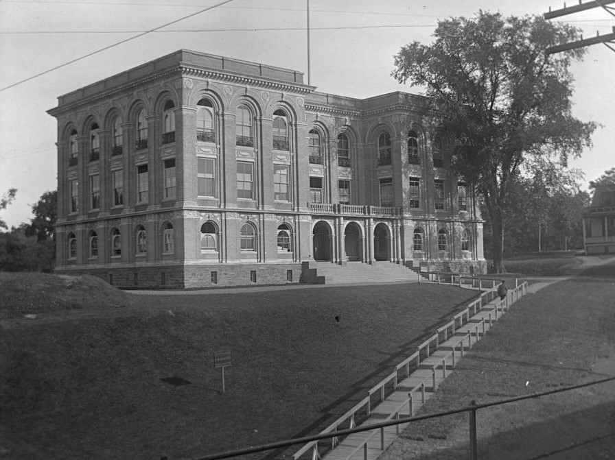 Bronx Municipal Building (Bronx Borough Hall) Rear View, Bronx, 1890S