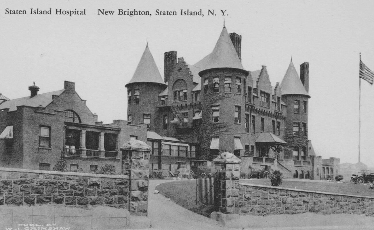 Entrance Of Staten Island Hospital In New Brighton, Staten Island, 1900.