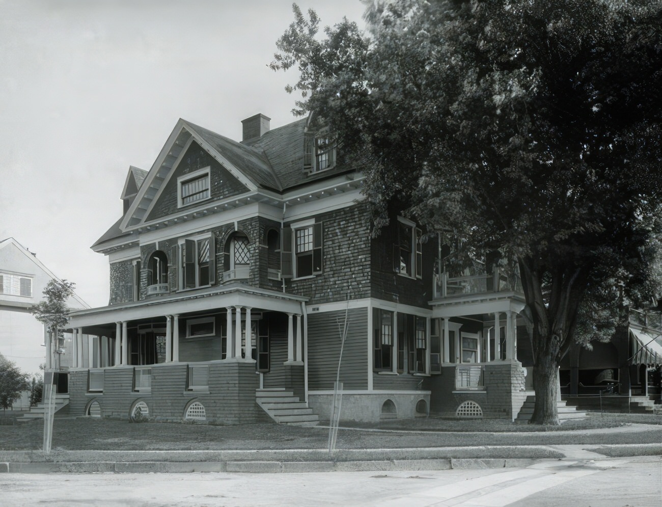 New York University, Delta Upsilon Fraternity House, Circa 1905.