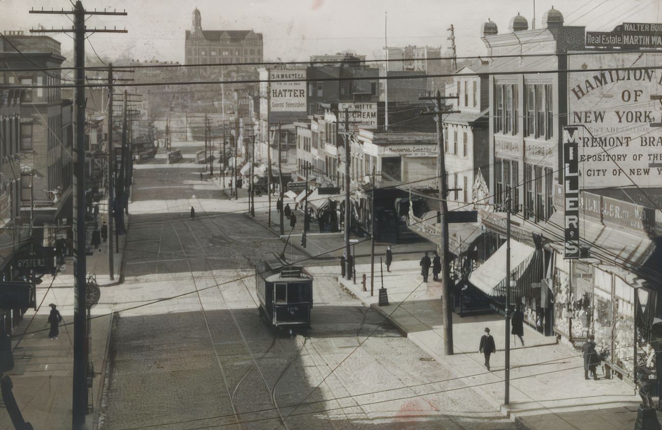 Tremont Avenue, West From 3Rd Avenue, Circa 1905.