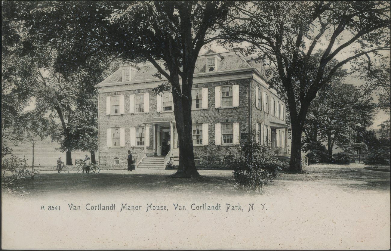 Van Cortlandt Manor House, Van Cortlandt Park, 1905.