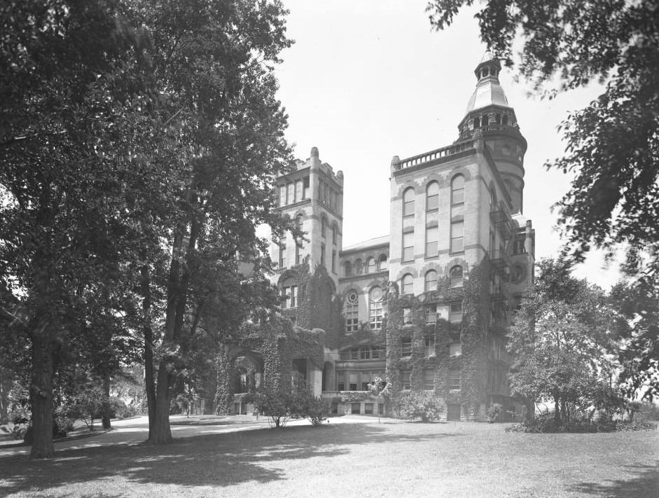 Webb'S Academy Main Building, Bronx, 1915.
