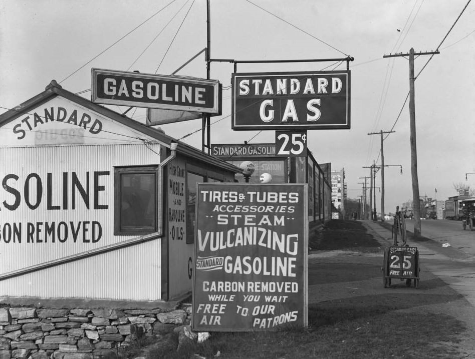 Standard Gas Sign, 4589 Broadway, Bronx, May 1917.