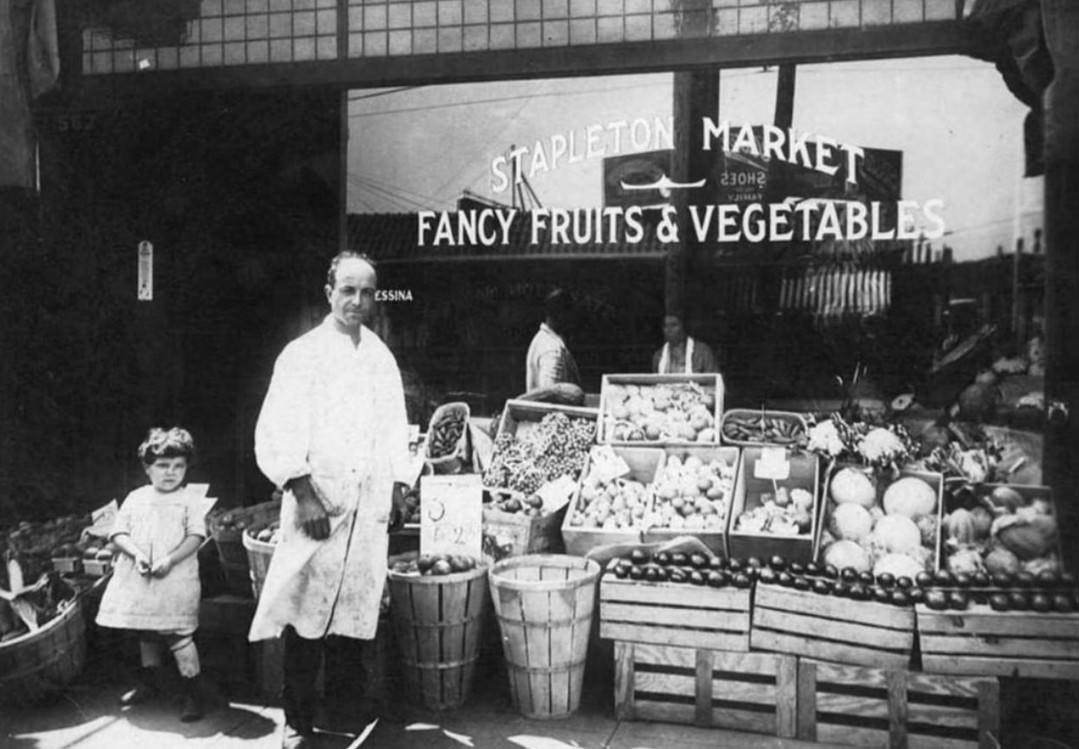 Messina'S Market On Staten Island, 1923.