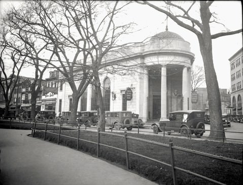 Staten Island Savings Bank Lined With Vintage Cars, 1920S.