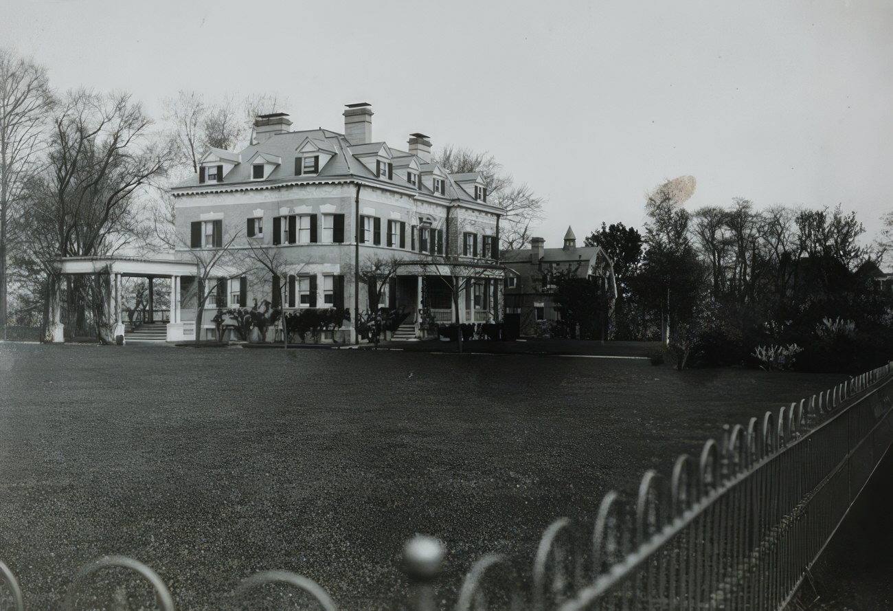 A Mansion In Bronx, 1920.
