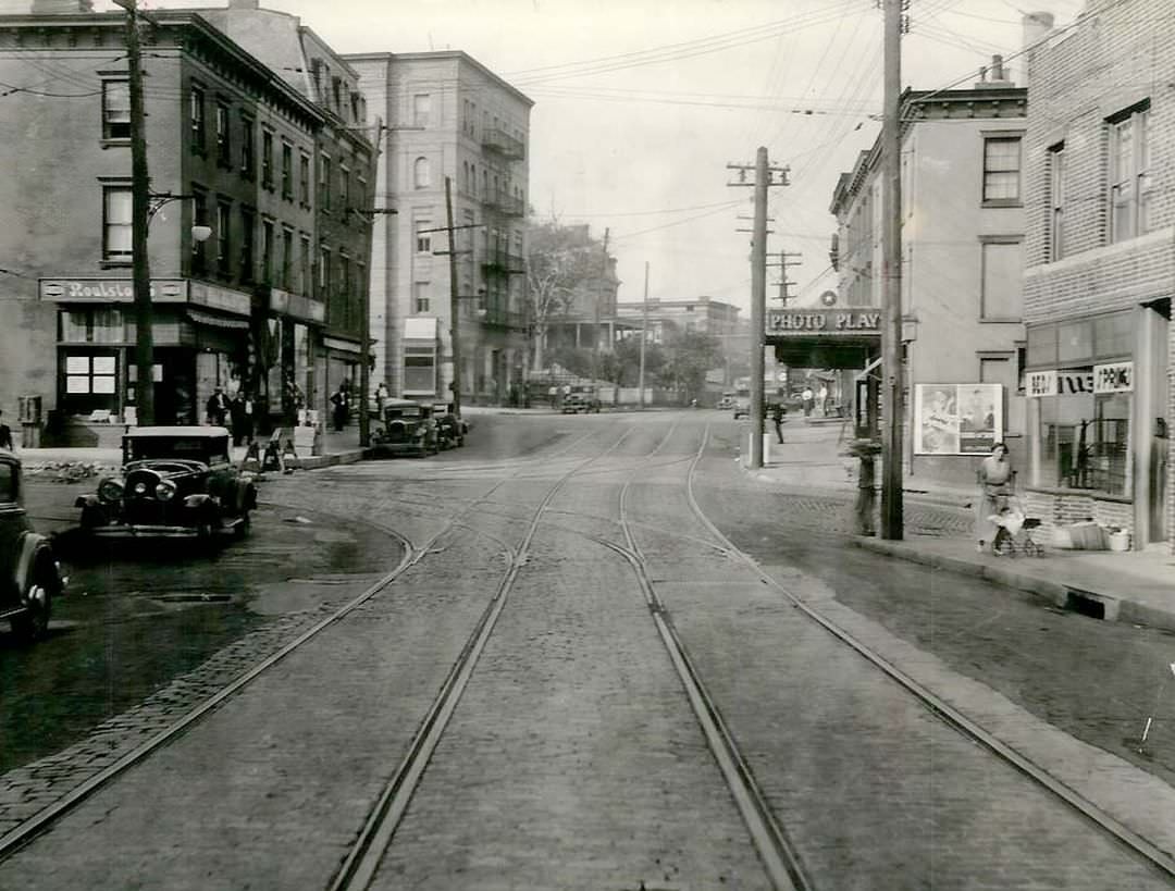 Richmond Terrace Between York Avenue And Jersey Street, 1930S.