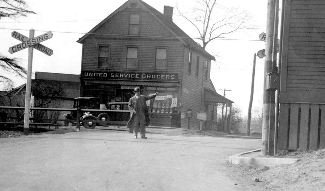 Guyon Avenue, Looking Towards Amboy Road, Oakwood, 1932