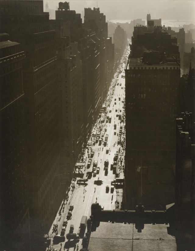 Seventh Avenue Looking South From 35Th Street, 1930S