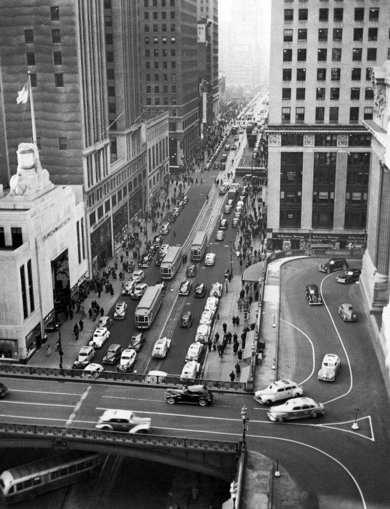 What New York City looked like in the 1940s Exploring the Wartime and