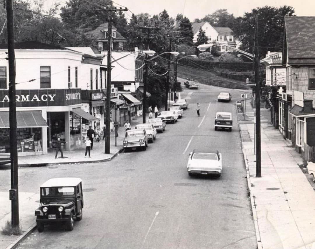 Snowcroft'S Pharmacy, Amboy Road In Pleasant Plains, 1960S.