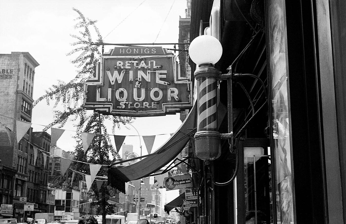Wine &Amp;Amp; Liquor Store Neon Sign, Honigs Retail Wine &Amp;Amp; Liquor Store, Manhattan, 1984