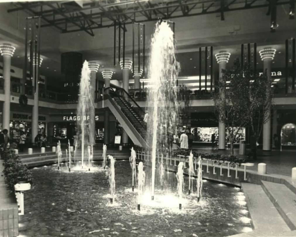 Staten Island Mall Fountains, Lower-Level Fountains Near Center Mall Escalators, 1981.