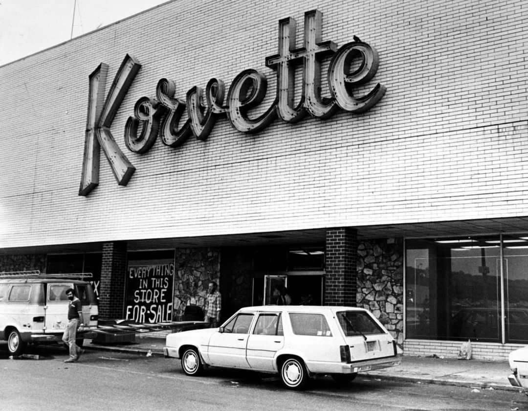 Closing Down Sale At The Korvette Store On Richmond Avenue, New Springville, Staten Island, 1981