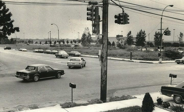 New Traffic Light At Richmond Hill Road And Marsh Avenue For Staten Island Mall Traffic, 1985.