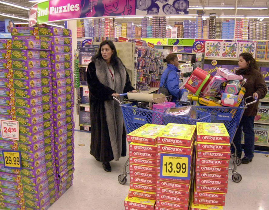 Holiday Shoppers At Toys R Us In New Dorp, Nov. 24, 2000.