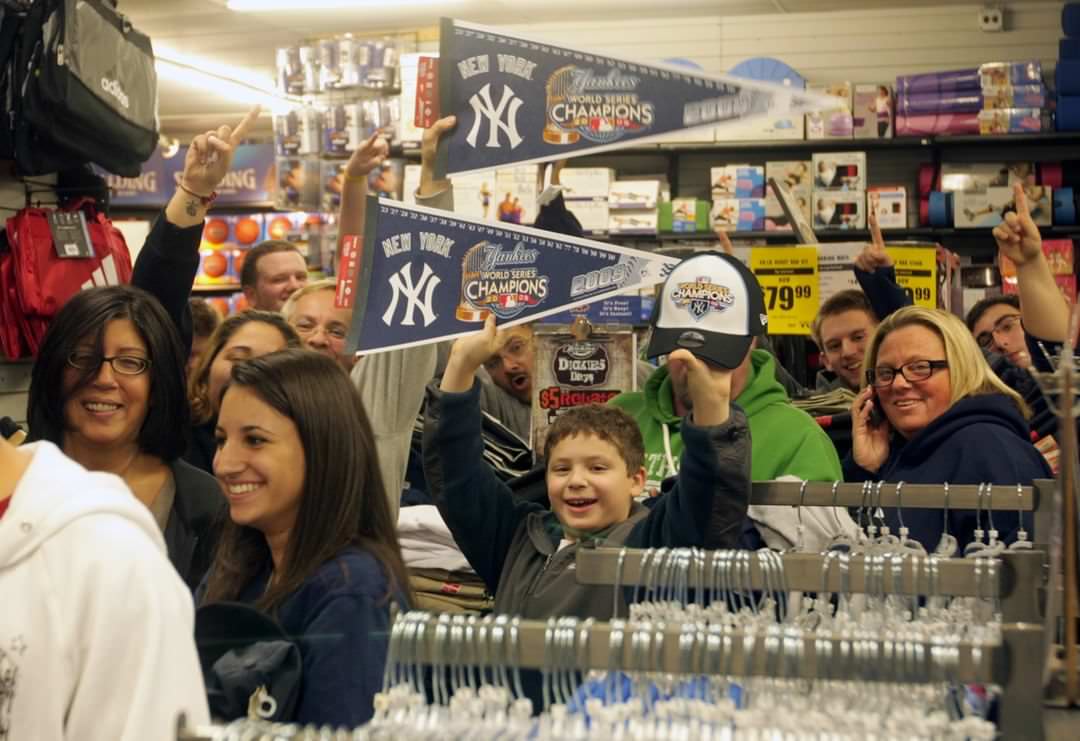 Yankee Fans Wait In Line At Modell’s In New Dorp To Purchase Yankees' World Series Items, The Biggest Day In The Company'S 120-Year History, 2009.