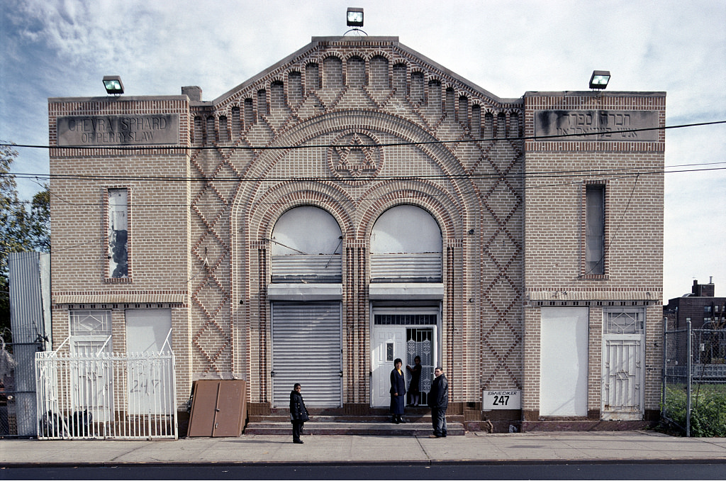 La Synagoga, 247 Snediker Ave., Brooklyn, 2004