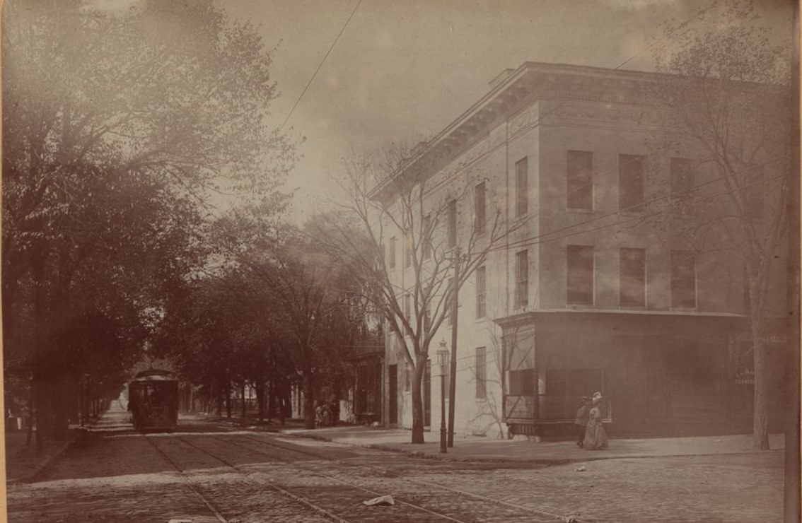 Myrtle Avenue And Briggs Avenue, Queens, 1900S.