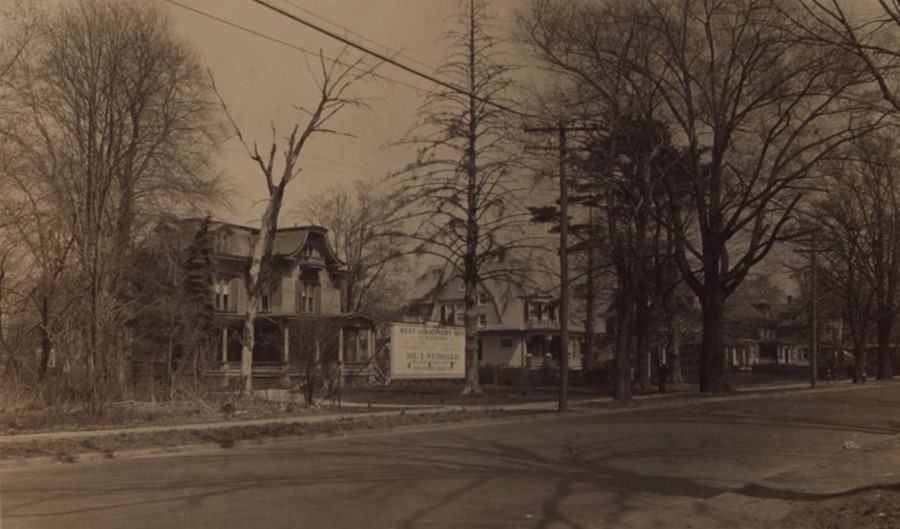 Northern Boulevard And Parsons Boulevard, Queens, 1900S.