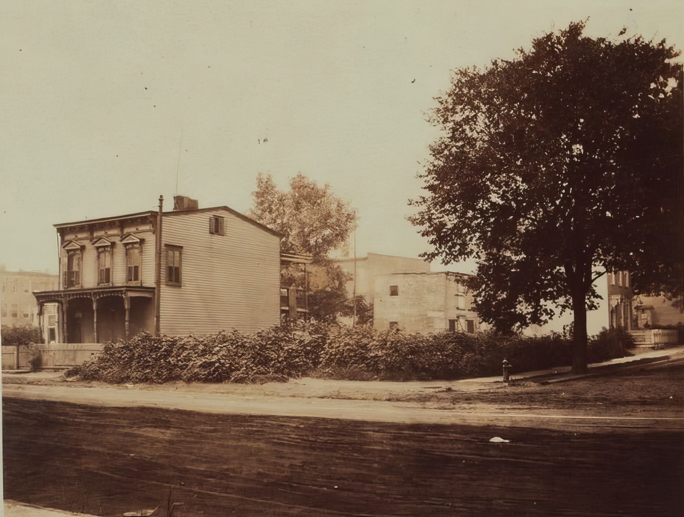 Fresh Pond Road And Menahan Street, Queens, 1900S.