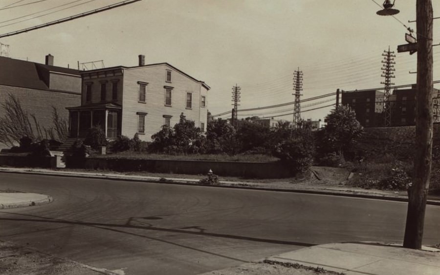 39Th Avenue And 59Th Street, Queens, 1910S.