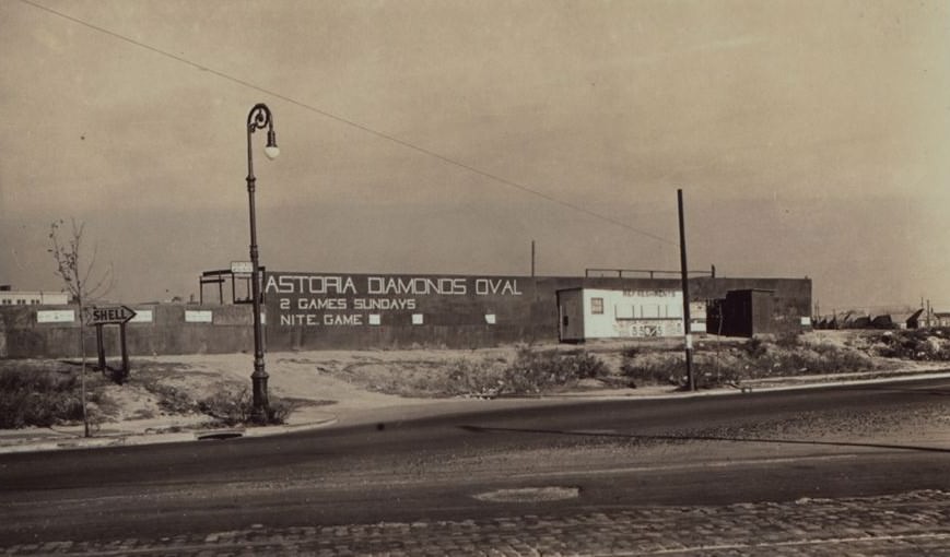 Broadway And 49Th Street, Queens, 1910S.