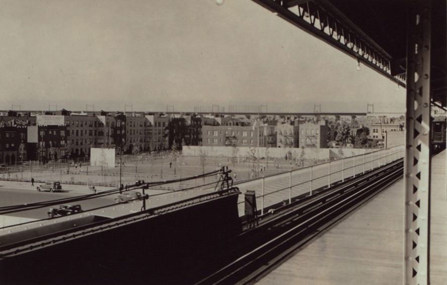 31St Street And Hoyt Avenue, Queens, 1910S.