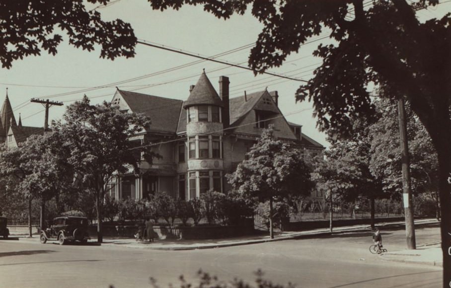 Ditmars Boulevard At 42Nd Street, Queens, 1920S.