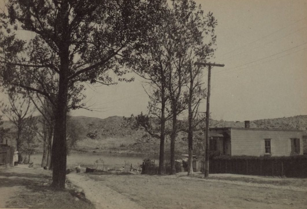 Colonial Avenue, Queens, 1930S.