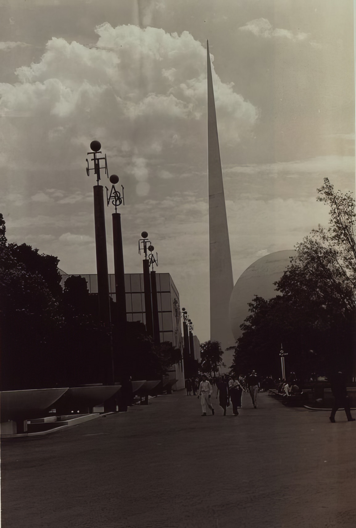 Perisphere And Trylon Symbolizing American Democracy, New York World'S Fair Of 1939-40, Flushing Meadows Park, Queens.