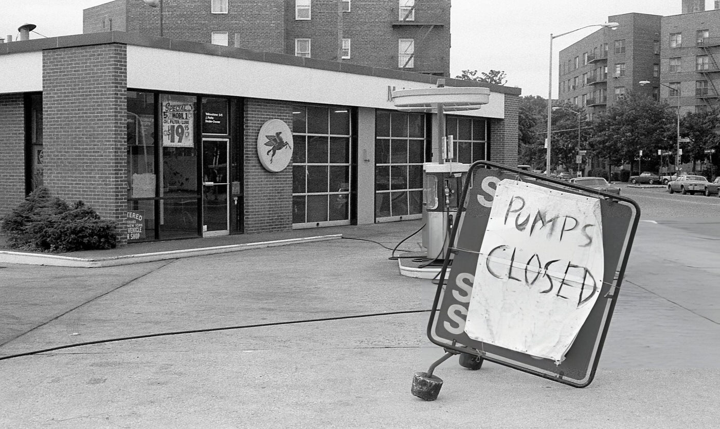 A Sign In Front Of The Gas Pumps At A Mobil Station In Queens Reads &Amp;Quot;Pumps Closed&Amp;Quot;, Due To The Decreased Oil Output During The 1979 Oil Crisis.